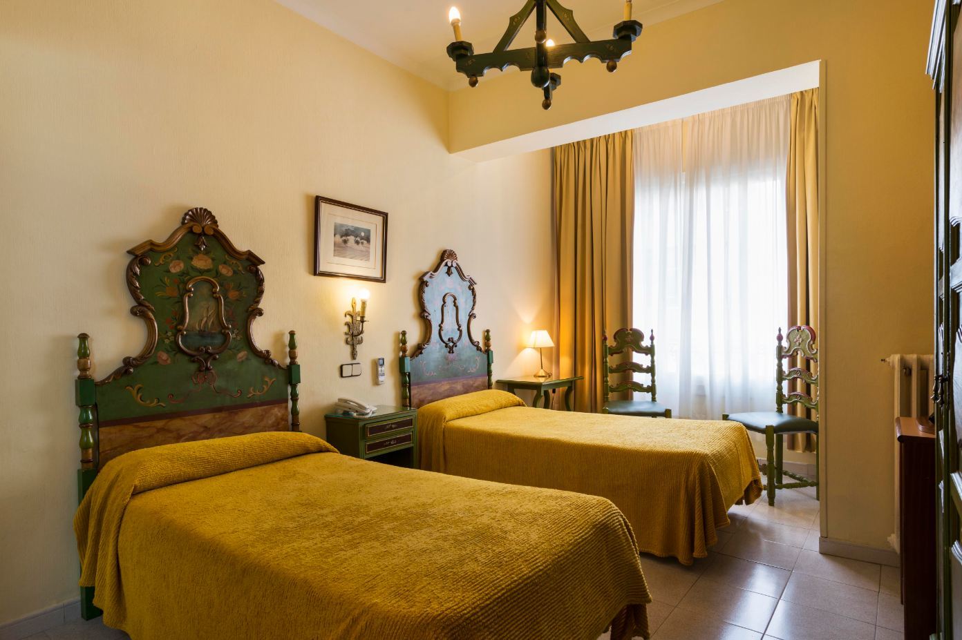 Hotel Meson Castilla Atiram